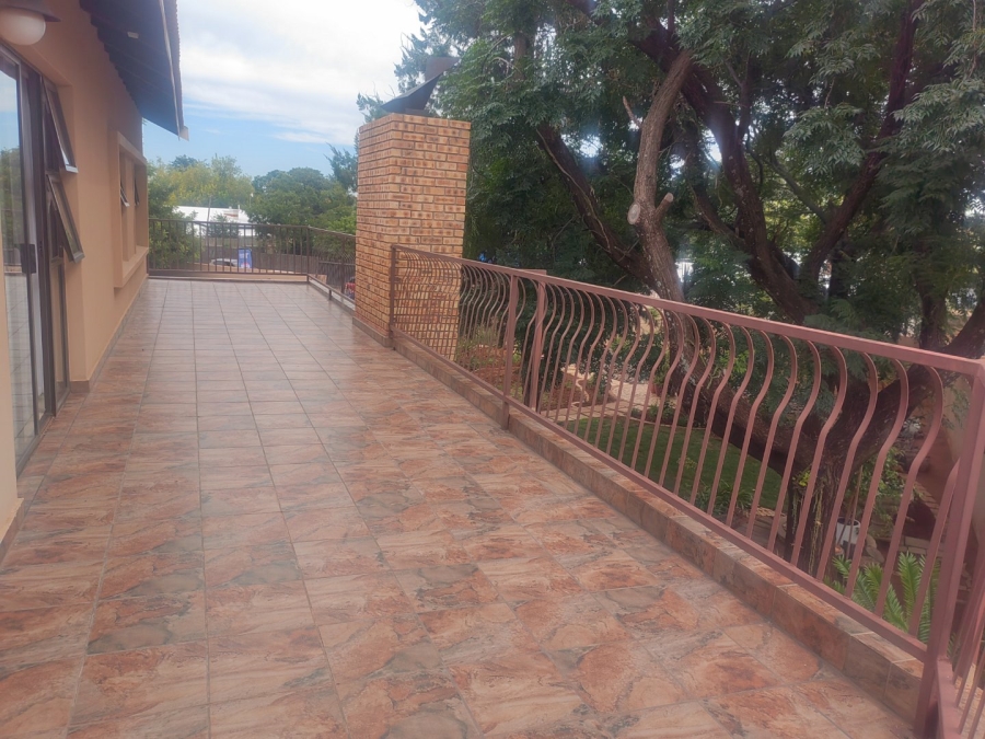 4 Bedroom Property for Sale in Rhodesdene Northern Cape